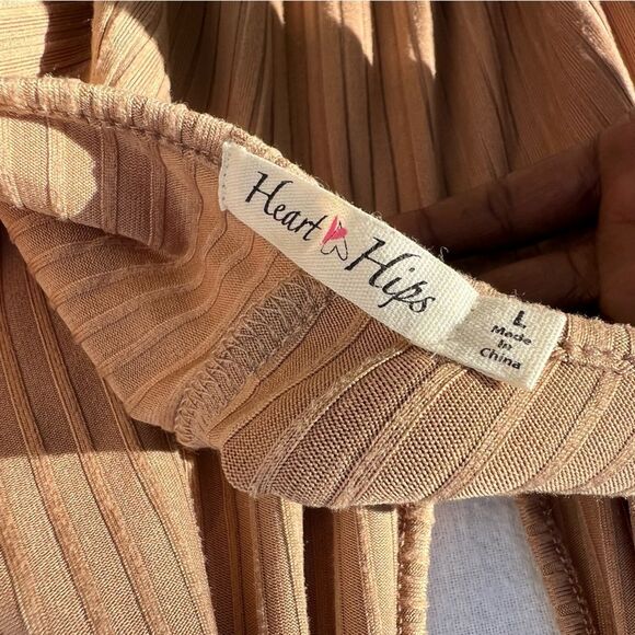 Heart Hips Tan Maxi Dress - Picture 3 of 4